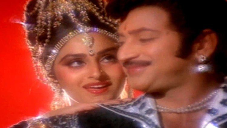 Simhasanam (1986 film) Akashamlo Okatara Full Video Song Simhasanam Movie Krishna