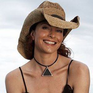 Simmone Jade Mackinnon Simmone Jade Mackinnon Bio Facts Family Famous Birthdays