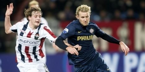 Simon van Zeelst Van Zeelst tot medio 2015 speler van Willem II FCUpdatenl