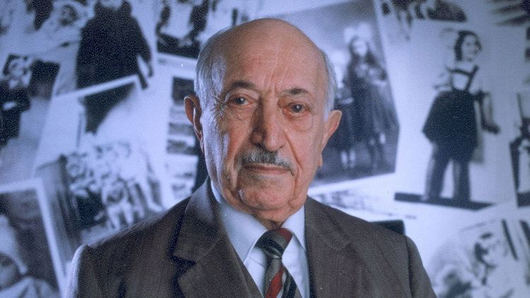 Simon Wiesenthal From the Archives Simon Wiesenthal dies at 96 Nazi hunter loyal to