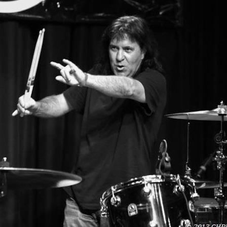 Simon Wright (musician) Drummer SIMON WRIGHT Talks About Recording With HELLION Video