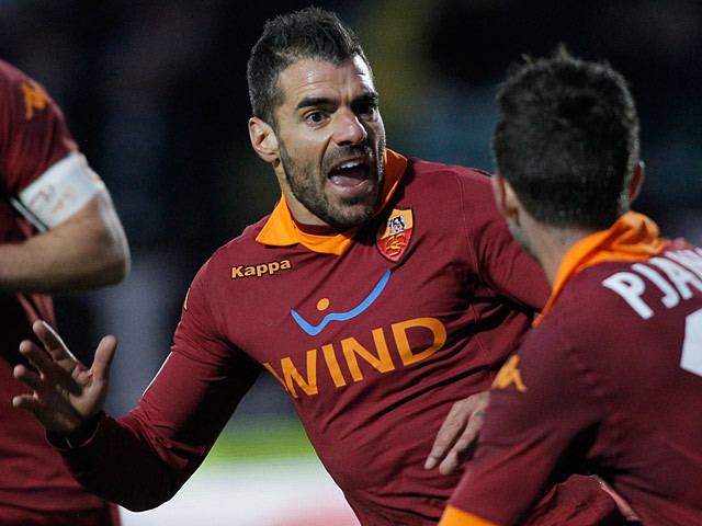 Simone Perrotta AS Roma39s Simone Perrotta celebrates his goal on December