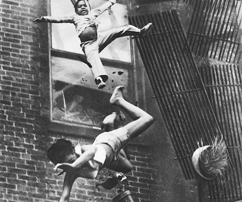 Simone Segouin A mother and her daughter falling from a fire escape 1975