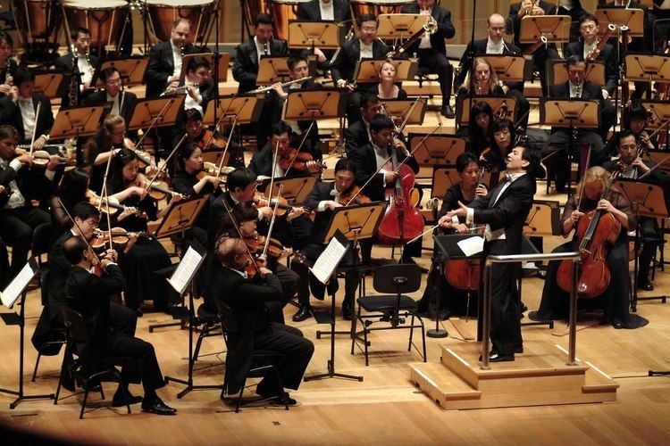 Singapore Symphony Orchestra CLASSICAL ICONOCLAST Singapore Symphony Orchestra Prom 61 Zhou Long