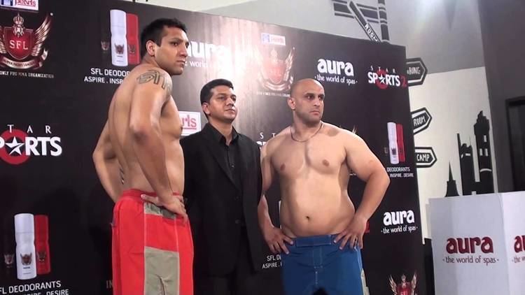 Singh Jaideep SFL MMA in India Jaideep Singh vs Alireza Tavakoli posedown