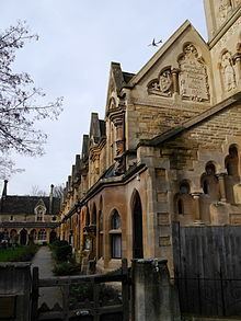 Sir William Powell's Almshouses httpsuploadwikimediaorgwikipediacommonsthu