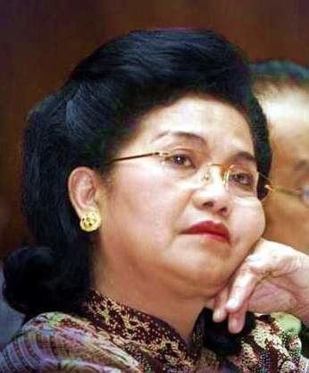 Siti Fadilah WHO SBY Minta Buku Menkes Saatnya Dunia Berubah Ditarik