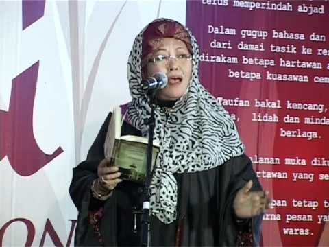 Siti Zainon Ismail Dr Siti Zainon Ismail di Malam Puisi Riong ITNMBHIstana Budaya
