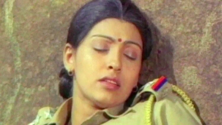 Sivappu Nila (1998 film) movie scenes Sivappu Nila Tamil Action Scene 4 14
