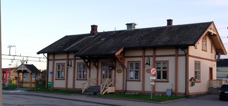 Skarnes Station