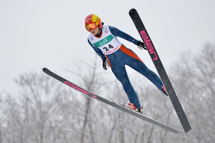 Ski jumping The Physics of Ski Jumping by Emma Lane and Naomi ThingLink