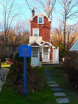 Skinny House (Mamaroneck, New York) httpsuploadwikimediaorgwikipediacommonsthu