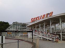 Skyliner (roller coaster) httpsuploadwikimediaorgwikipediacommonsthu