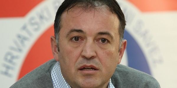 Slavko Goluža Slavko Golua podnio ostavku na mjesto izbornika Hrvatske Radio DUX