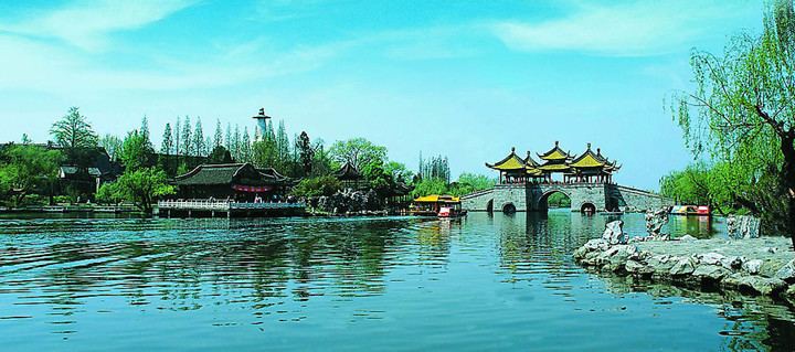 Slender West Lake wwwmildchinacomimagetouryangzhouslenderwestlak