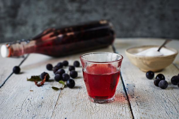 Sloe gin It39s time to make your sloe gin Jamie Oliver Features