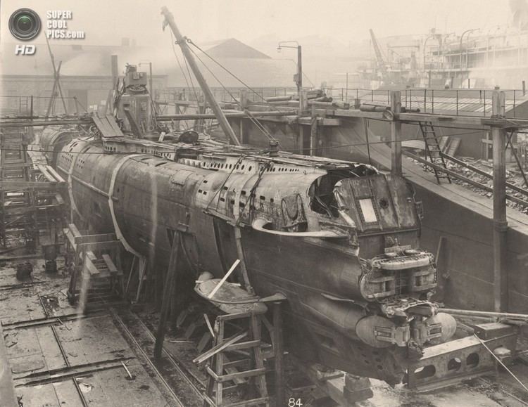 SM UB-110 Control room of the UB110 German submarine 1918 800X954