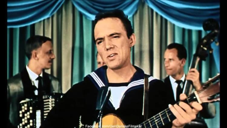 Sømand i knibe Smand i knibe 1960 Trailer YouTube