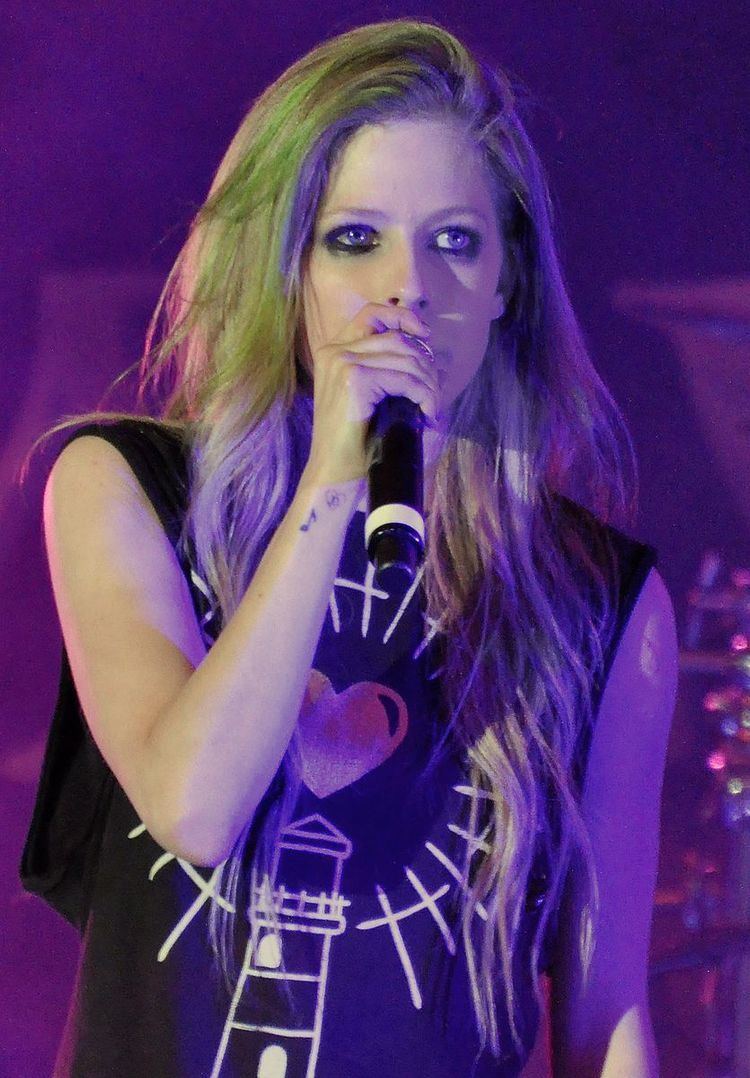 Smile (Avril Lavigne song)