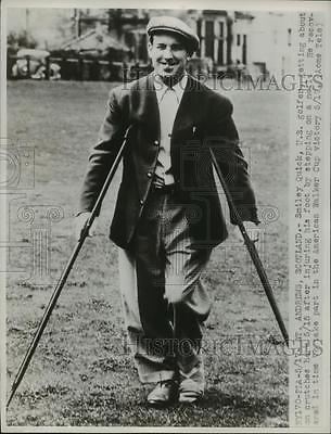 Smiley Quick 1947 Press Photo Us Golfer Smiley Quick On Crutches After A Foot