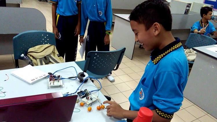 SMK Seri Manjung Arduino Workshop for student form 2 SMK SERI MANJUNG Project 6