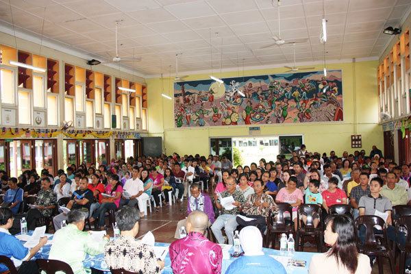 SMK Tun Abdul Razak Keep 1Malaysia notebooks in school39 BorneoPost Online Borneo