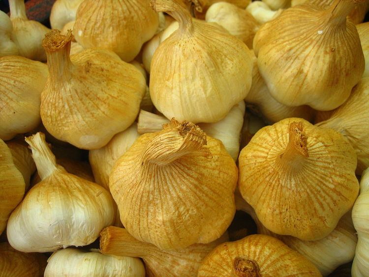 Smoked garlic