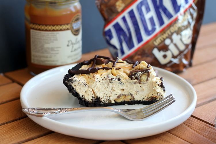 Snickers pie NoBake Snickers Pie