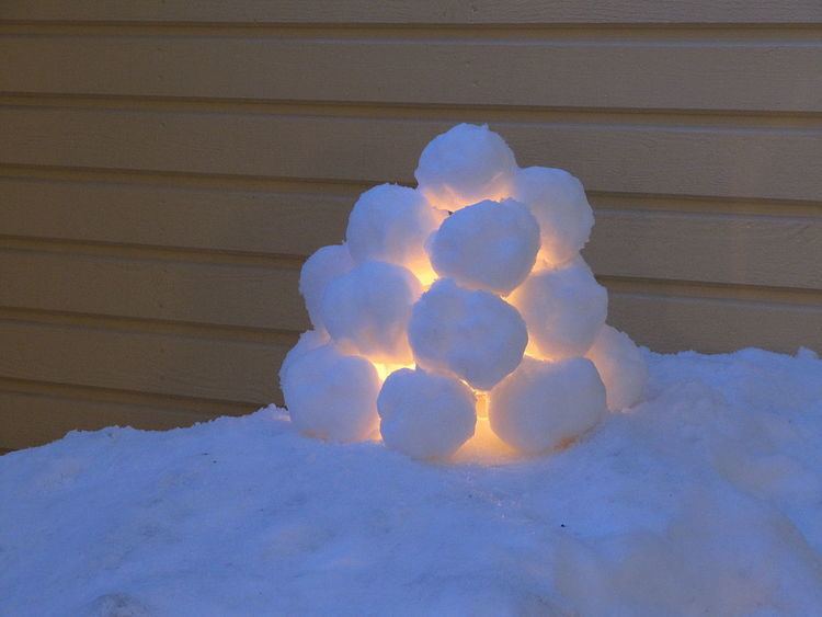 Snow lantern