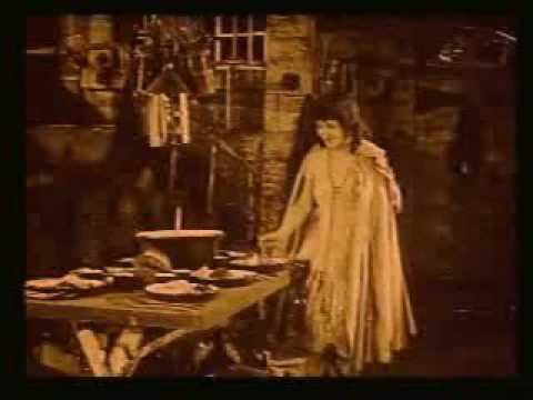 Snow White (1916 film) Marguerite Clark in Snow White 1916 YouTube