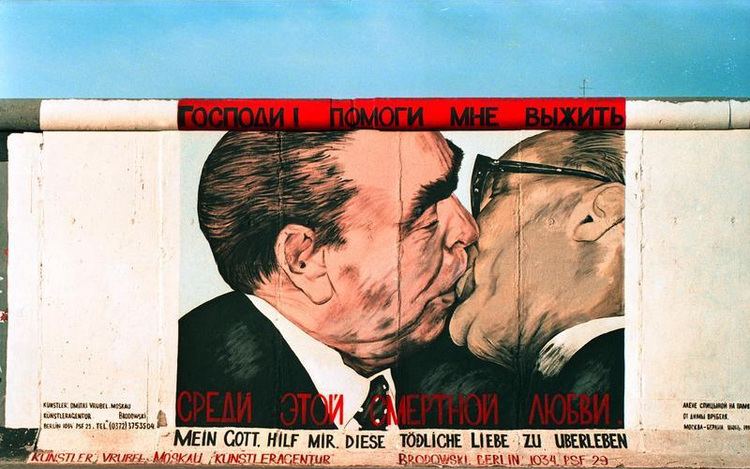 Socialist fraternal kiss
