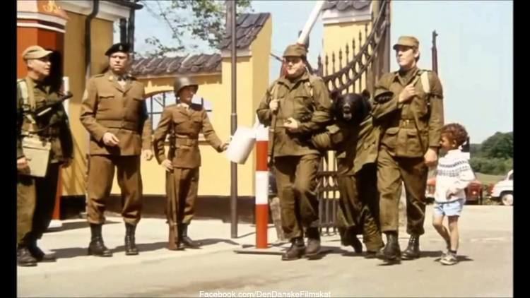 Soldaterkammerater på bjørnetjeneste Soldaterkammerater p bjrnetjeneste 1968 Trailer YouTube