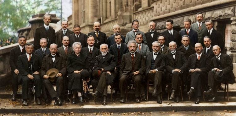 Solvay Conference World39s Brightest Minds Pose After Historic Quantum Mechanics Debate