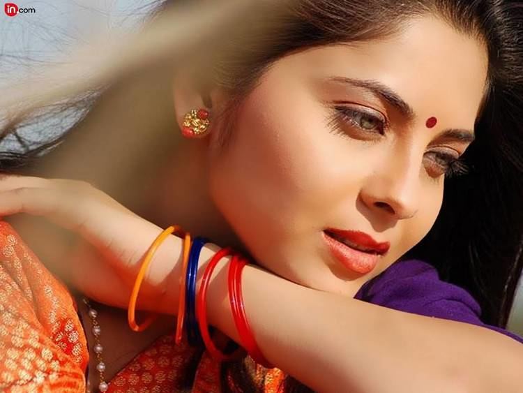 Sonalee Kulkarni sim05incom774bac450f17274b3b9fde3d4fd12b2bftmjpg