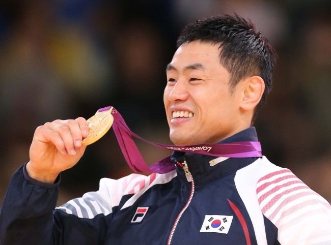 Song Dae-nam Judoka Song Daenam wins gold in men39s under90 category