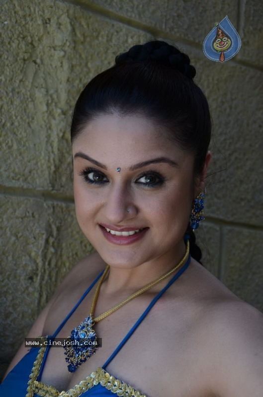 Sonia Agarwal Sonia Agarwal New Movie Spicy Stills big photo 21 of 48 images