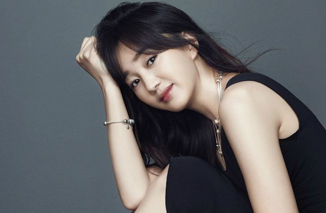 Soo Ae Actress Soo Ae Reportedly Involved in Car Accident While