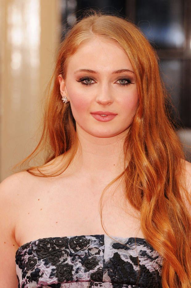 Sophie Turner Game of Thrones Star Dishes on Cast and Being the Unluckiest Person