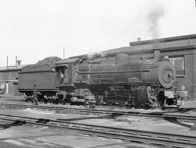 South African Class 11 2-8-2