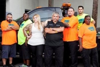 Robert Ashenoff Jr., Robert Ashenoff Sr., Jerome Jackson, Eddie Del Busto, Davy Desoto, Lakatriona Brunson, and Christie Ashenoff in the 2011 tv series South Beach Tow