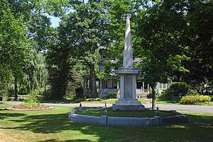 South Deerfield, Massachusetts httpsuploadwikimediaorgwikipediacommonsthu
