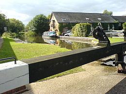 Southcote Lock httpsuploadwikimediaorgwikipediacommonsthu