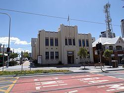 Southport Town Hall, Queensland httpsuploadwikimediaorgwikipediacommonsthu