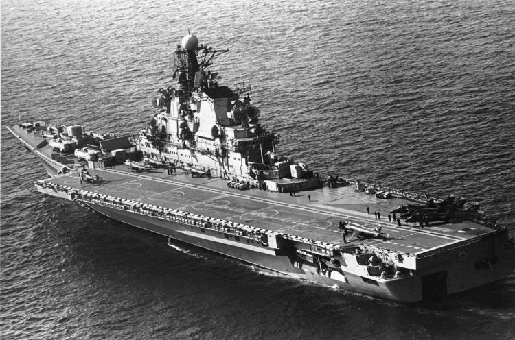 Soviet aircraft carrier Kiev FileAircraft carrier quotKievquot in 1986 2jpeg Wikimedia Commons