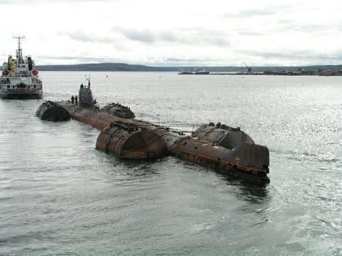 Soviet submarine K-159 Site of K 159 Submarine Sinking 2003