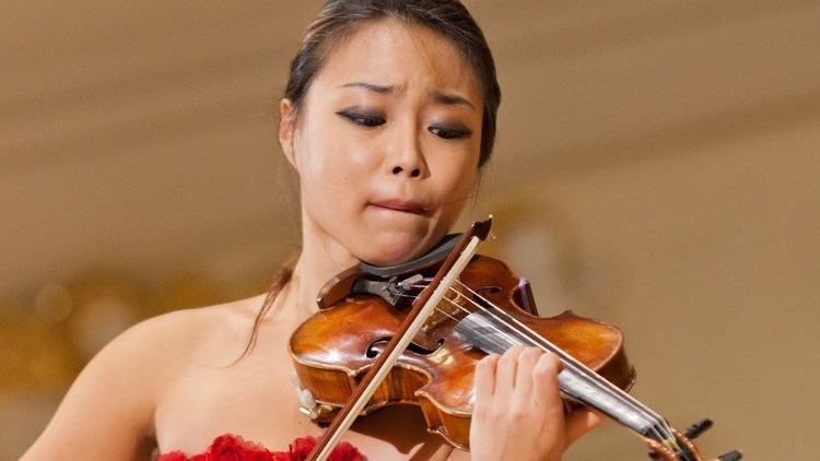 Soyoung Yoon Soyoung Yoon plays at 14th International Henryk Wieniawski Violin