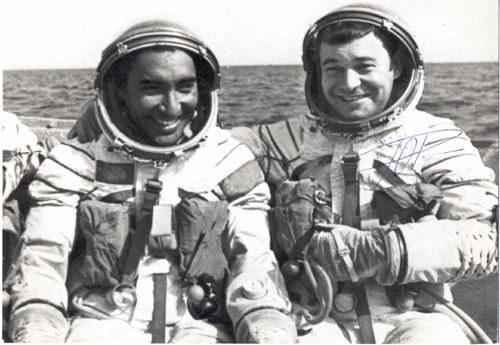 Soyuz 38 soy311 Soyuz38 commander Yuri Romanenko and Cuban cosmonaut mendez