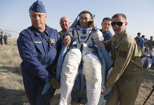 Soyuz TMA-11 Three Astronauts Land Back on Earth in Soyuz Capsule