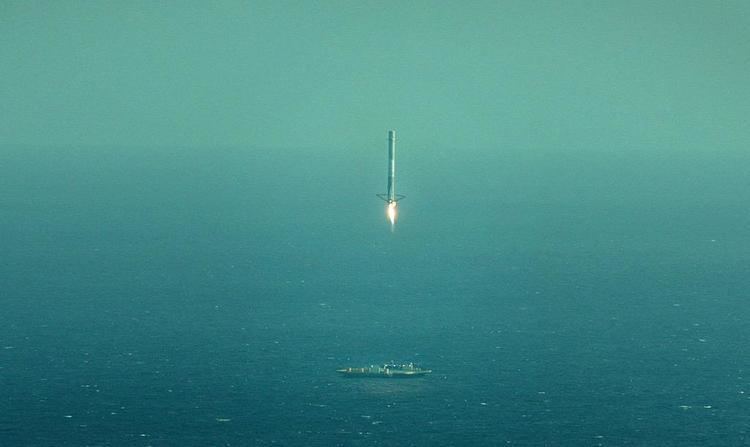 SpaceX CRS-6 VIDEO Chase Plane Captures SpaceX Rocket Landing Attempt After
