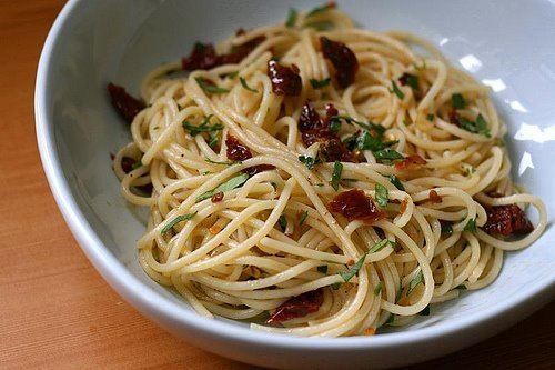 Spaghetti aglio e olio Spaghetti Con Aglio E Olio Food So Good Mall